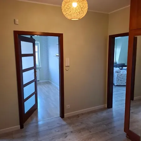 Lejlighed 6cio Osobowy Rodzinny, 69m2, Wyscigi, Parkur Ii *